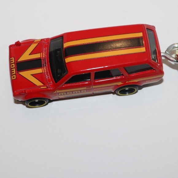 Hot Wheels Speed Graphics MOMO CUSTOM keychain - Picture 5 of 6